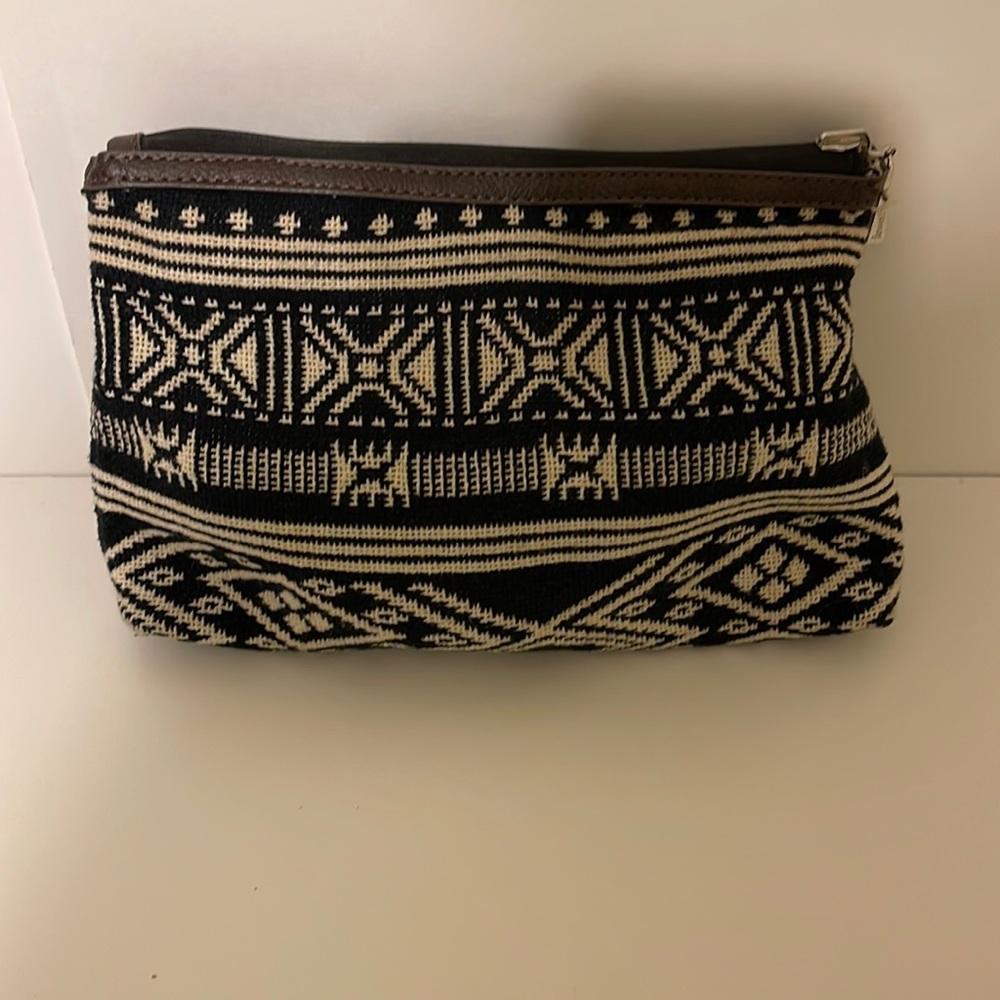 Jewell By ThirtyOne Pouch